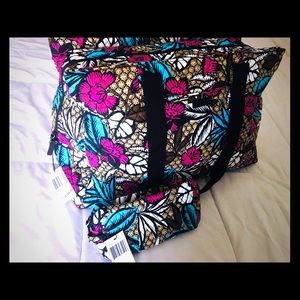 NWT Authentic Vera Bradley large duffel bag